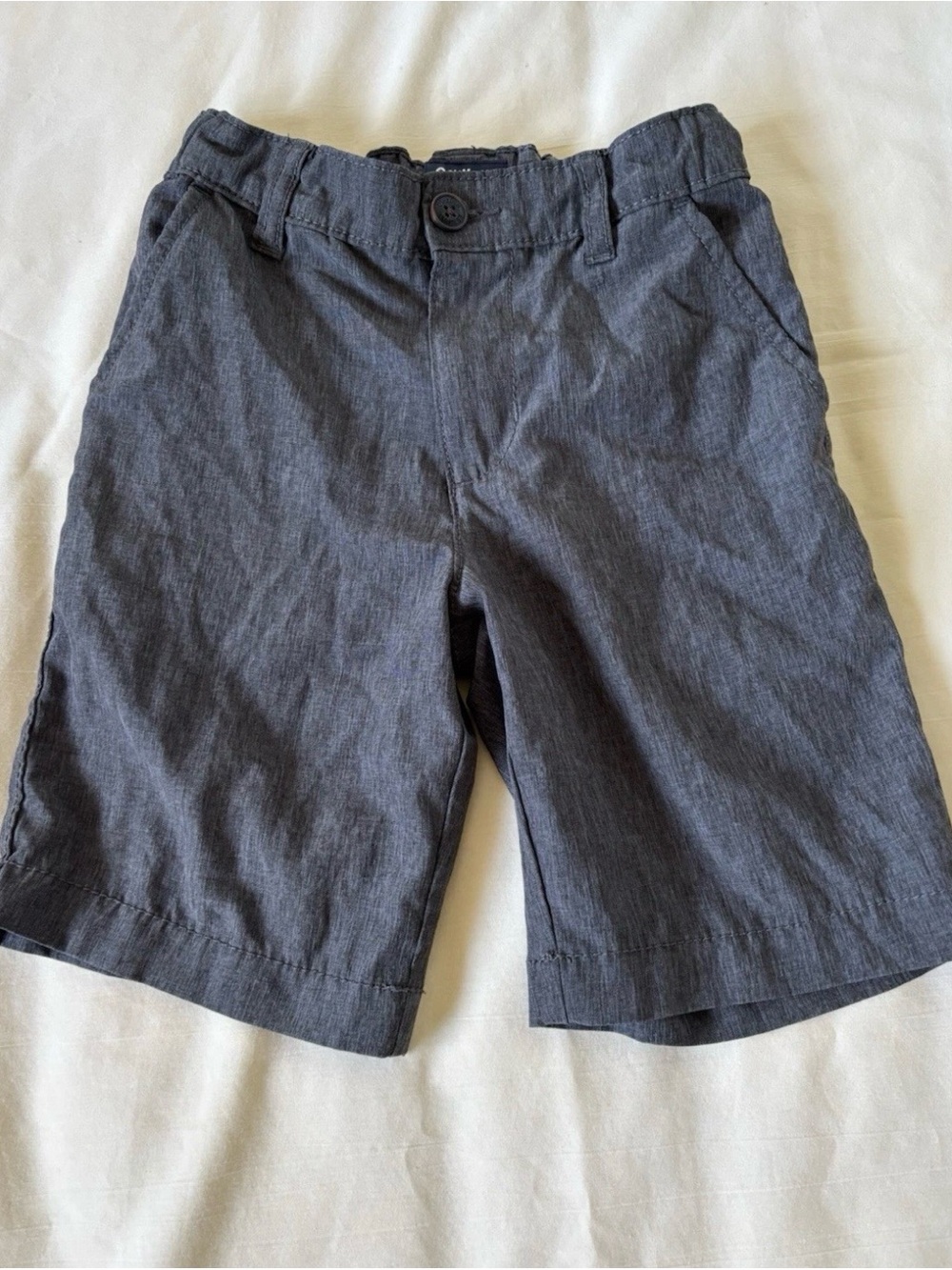 Boys' casual chino shorts
OshKosh B'gosh, heather gray - Size 7
Age 7